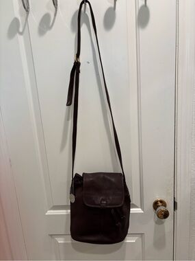 Vintage Women’s Brown Leather Crossbody Bag - Classic 9 West Bucket Bag.